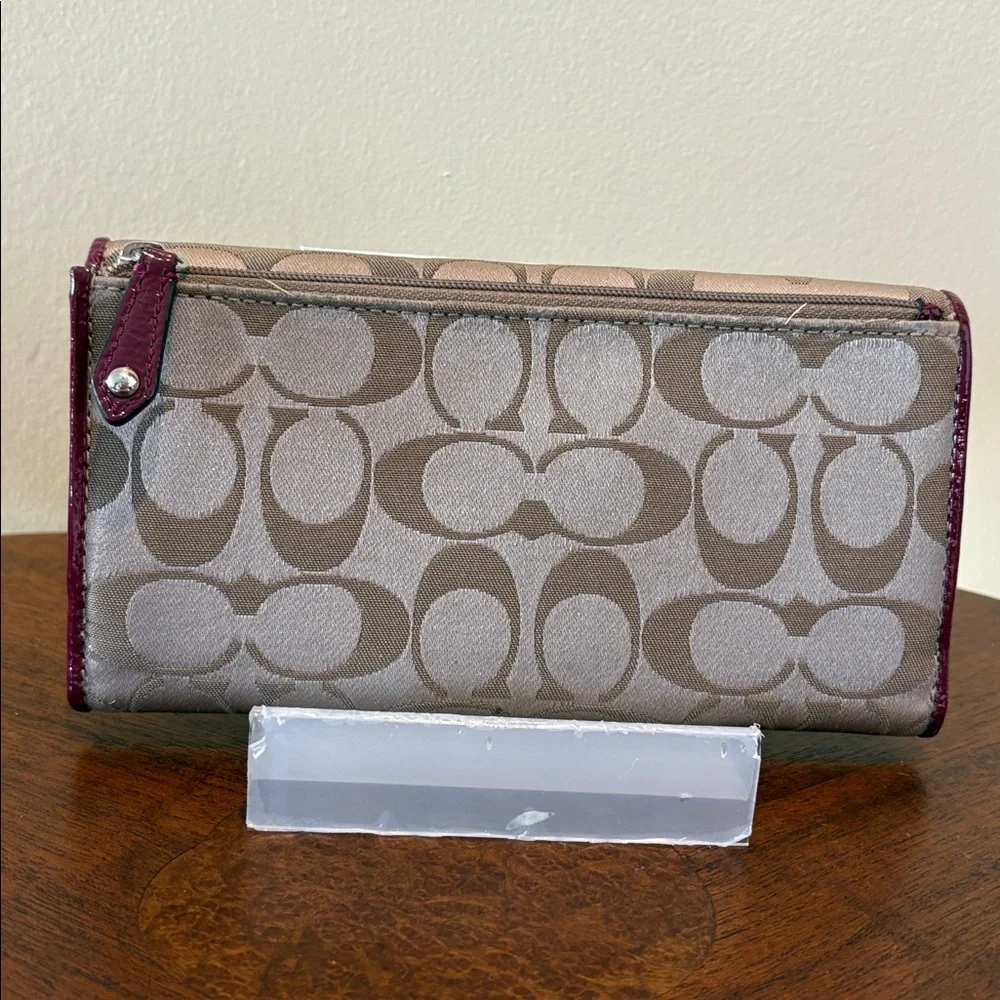 Coach Vintage Long Wallet  Large round button  Khaki Signature Canvas /Burgundy